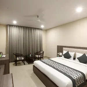4* Hotel Luxury Delhi Airport